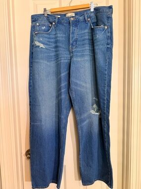 Universal Thread Medium 90’s Baggy Blue High-Rise Flare Jeans with Distressing